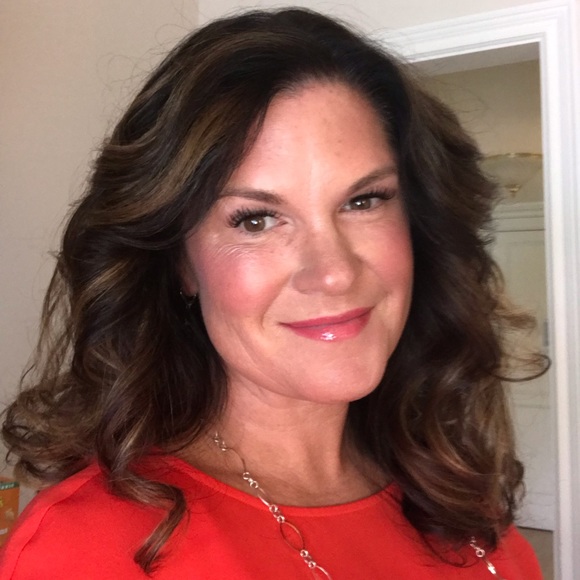 Meet your Posher, Stacey - Picture 2 of 5